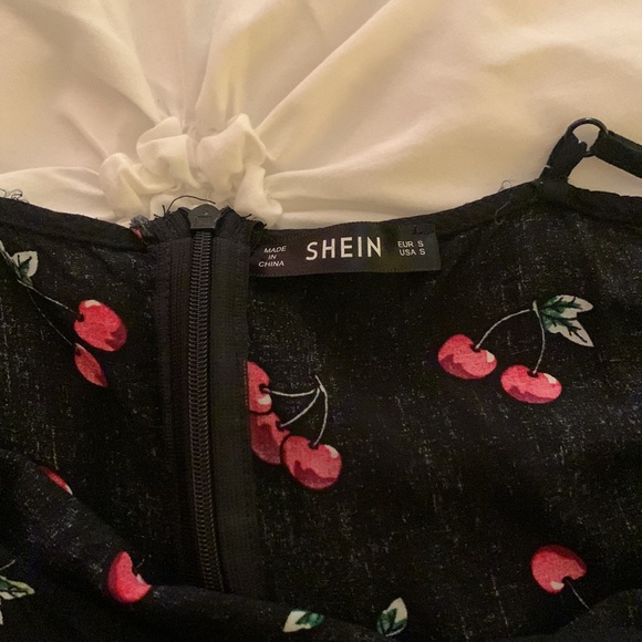 💗Mini cherry dress - Picture 2 of 2